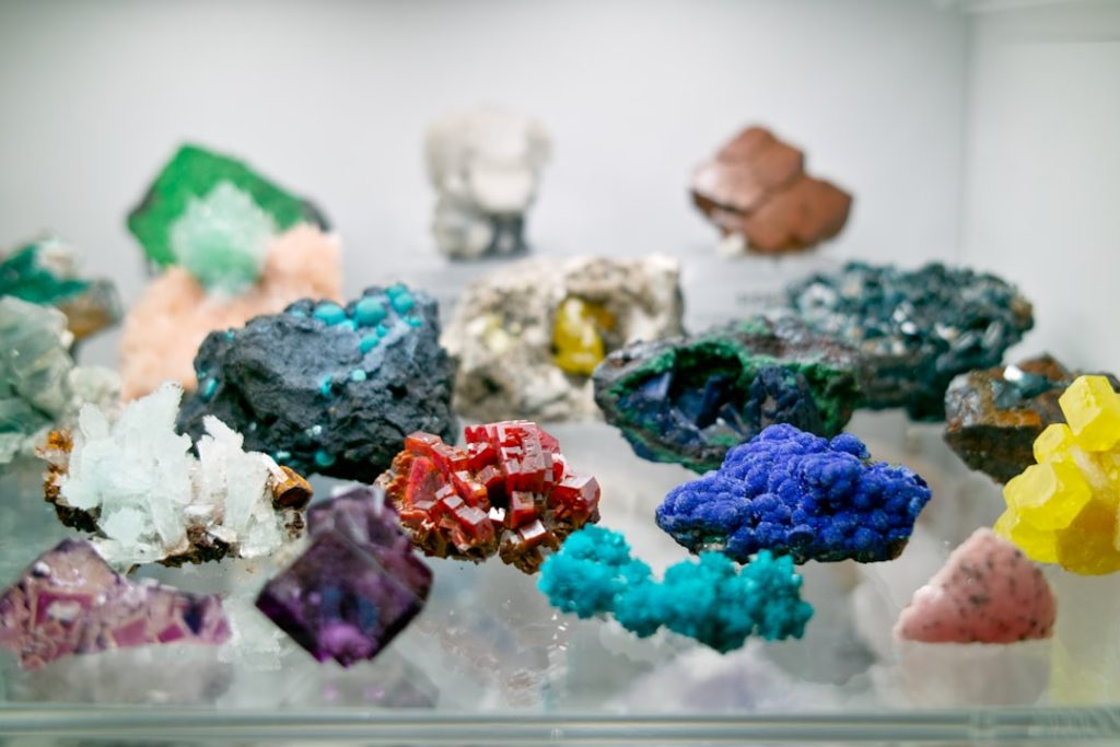 gemstones mineral dealers